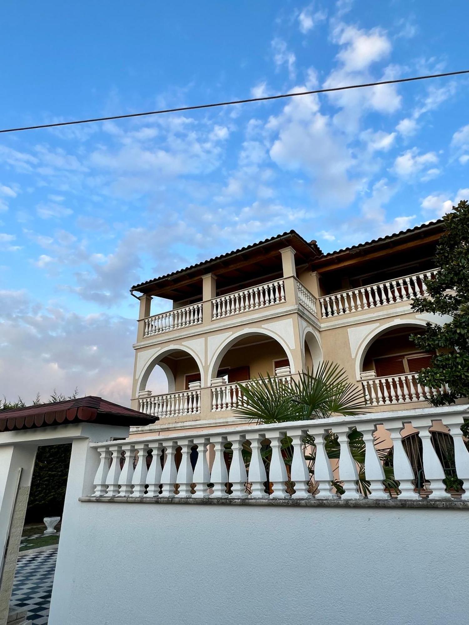Guest House Pulake Berat Dış mekan fotoğraf