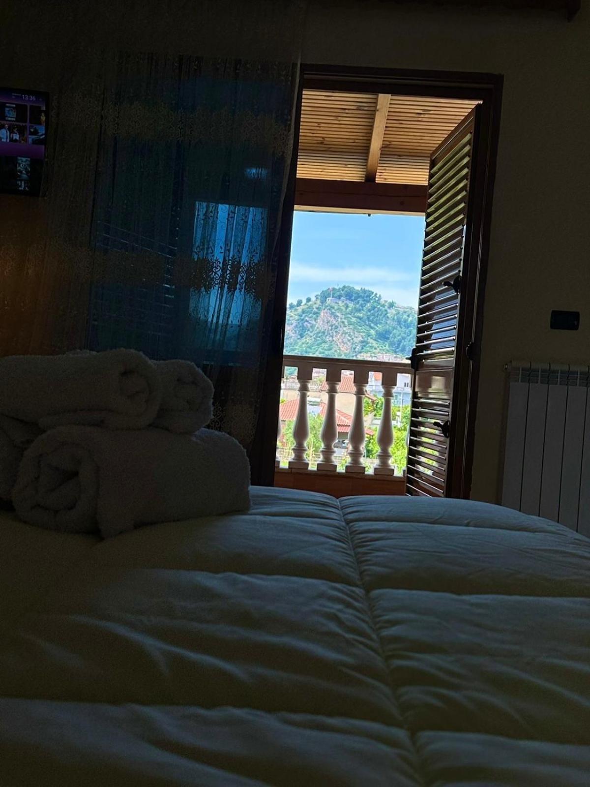 Guest House Pulake Berat Dış mekan fotoğraf