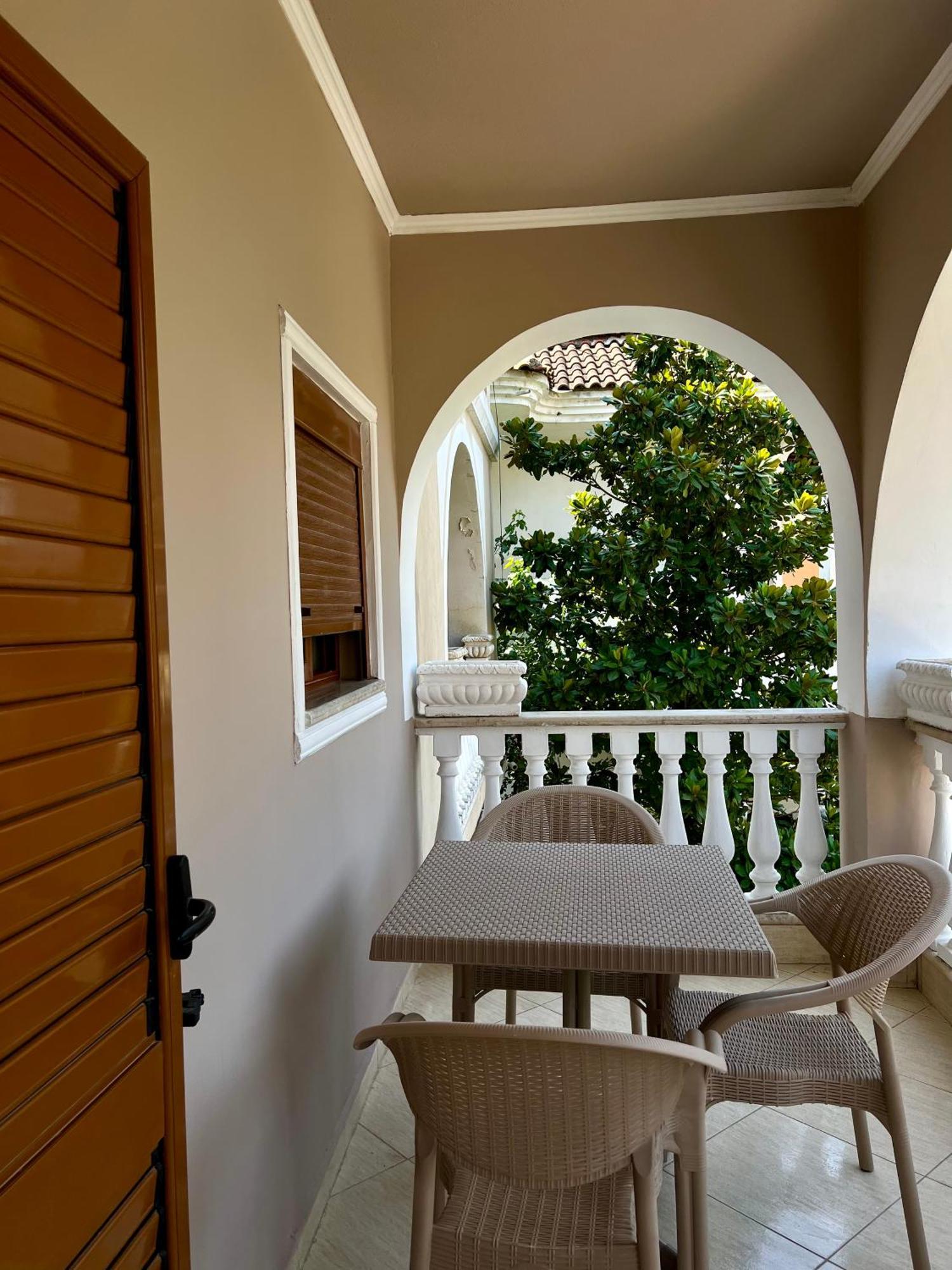 Guest House Pulake Berat Dış mekan fotoğraf